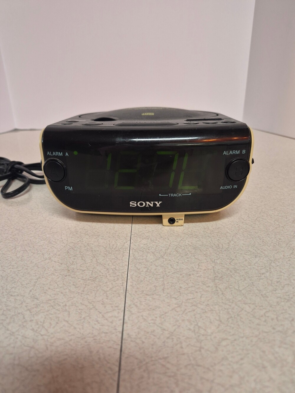 Sony Dream Machine ICF-CD815 Clock Radio CD Player Dual Alarm Black Cream tested